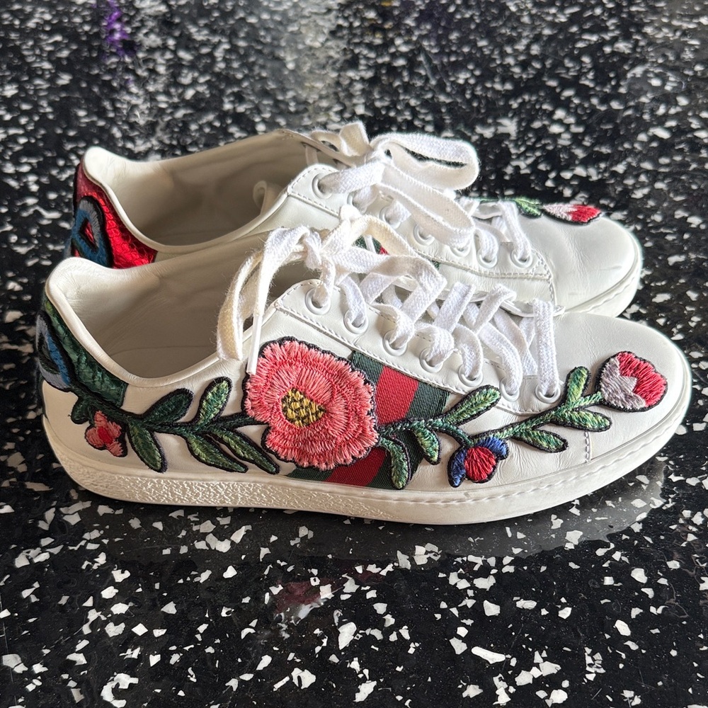 Gucci White Floral Embroidered Sneakers